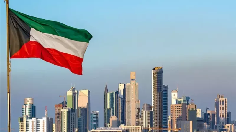 تفاصيل الهجوم الإيراني على الكويت.. سقوط قتيل وإصابات وأضرار بالمطار  الدولي