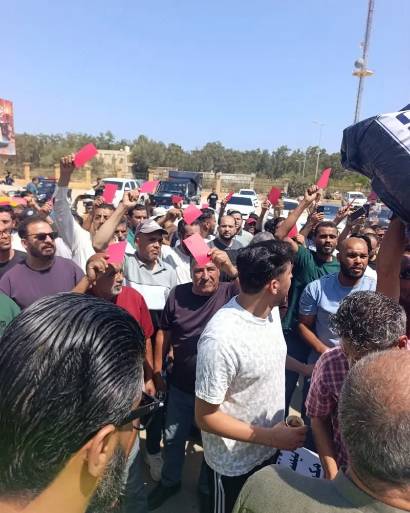 احتجاجات شعبية أمام مفوضية اللاجئين في طرابلس.. ماذا يحدث في ليبيا ؟