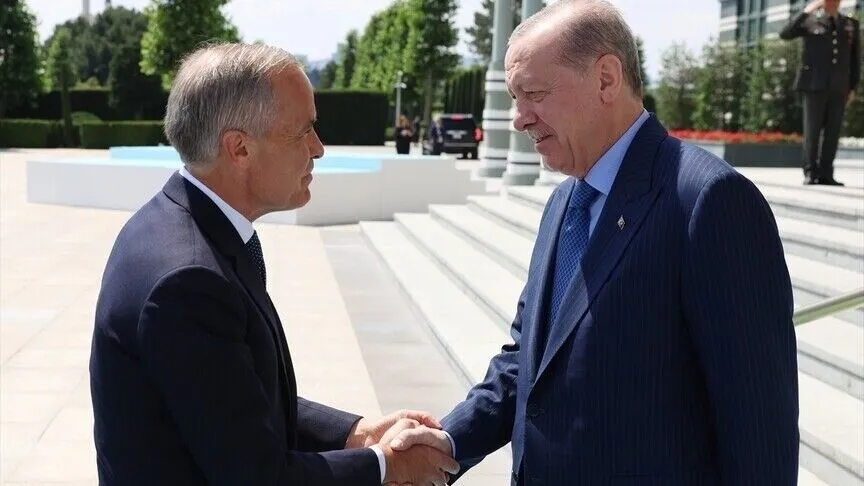 كارني يلتقي أردوغان على هامش قمة الناتو